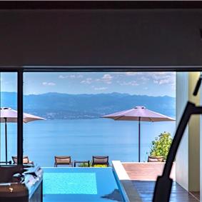 4 Bedroom Villa with Salt Water Pool, Private mini golf course and Rooftop Terrace near Opatija, Sleeps 8